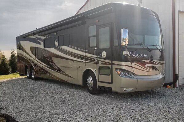 Property grounds - Grand Park RV Site, 8 min away! Westfield/Sheridan, for a convenient getaway! (Sheridan)