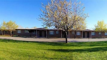 Triple Room, Non Smoking, Beach View | Laptop workspace