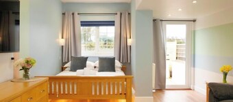 Light Spacious Studio Apartment with Terrace