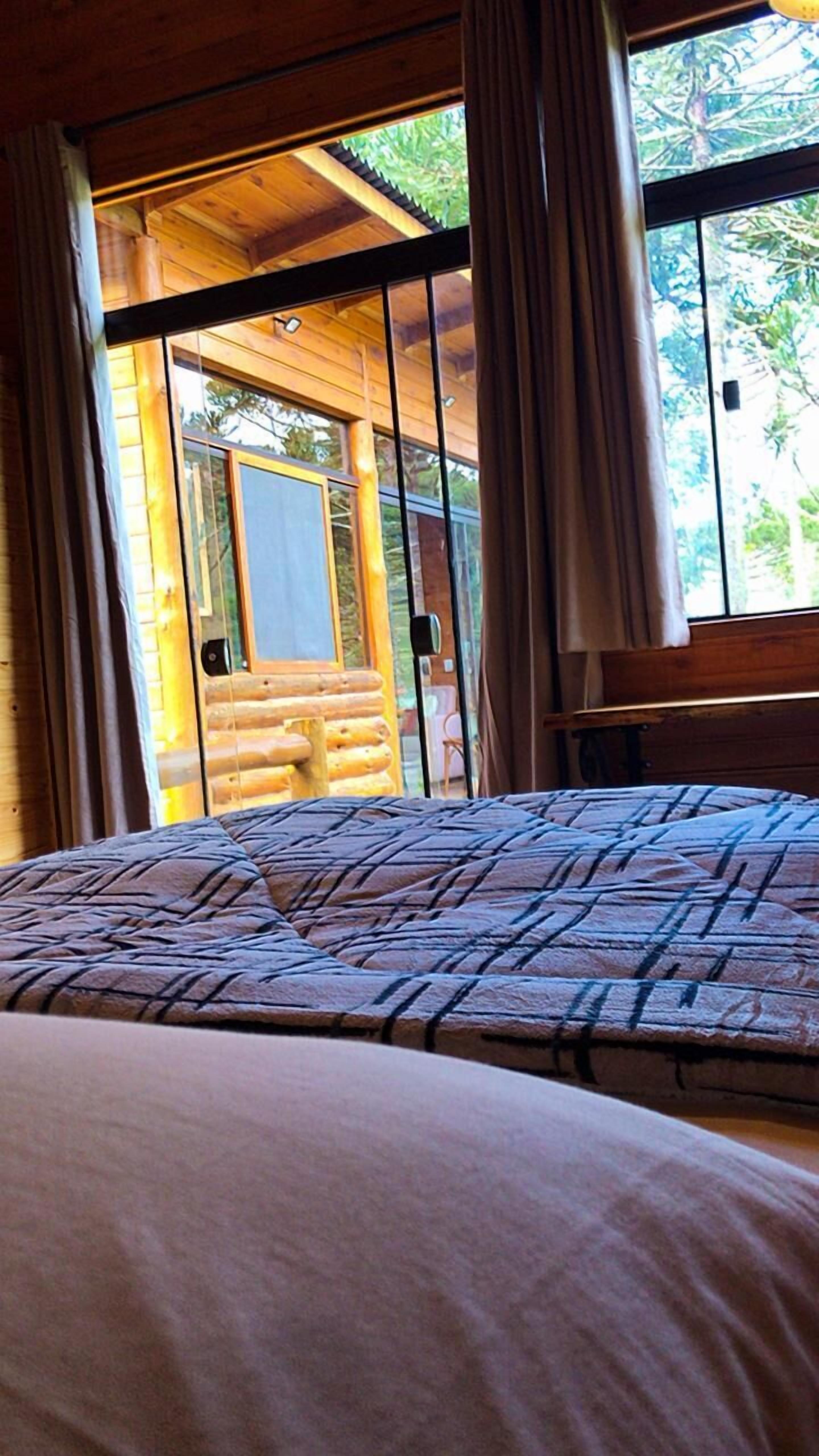 Cabana Amora \- Fruta Fina \- Urubici | 3 quartos, roupas de cama premium, individualmente decorados