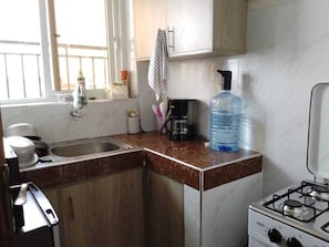 Fridge, microwave, oven, coffee/tea maker