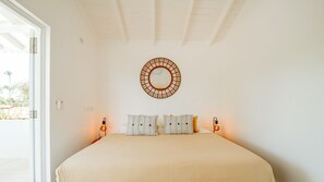 5 chambres, coffre-fort, fer et planche à repasser, lit de bébé portatif