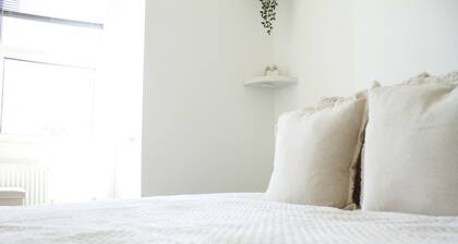 Spacious 5 Bed Home - Near M1, A5, Luton Airport