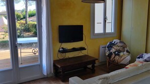 TV, fireplace, table tennis - Family home for 10 people, 600 m from the ocean – large garden (Mimizan)