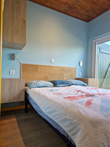 Family home for 10 people, 600 m from the ocean – large garden