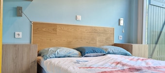 Family home for 10 people, 600 m from the ocean – large garden