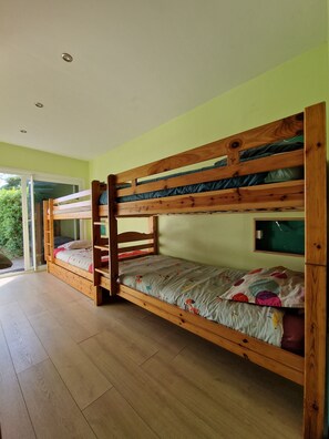 4 bedrooms, iron/ironing board, travel cot, free WiFi