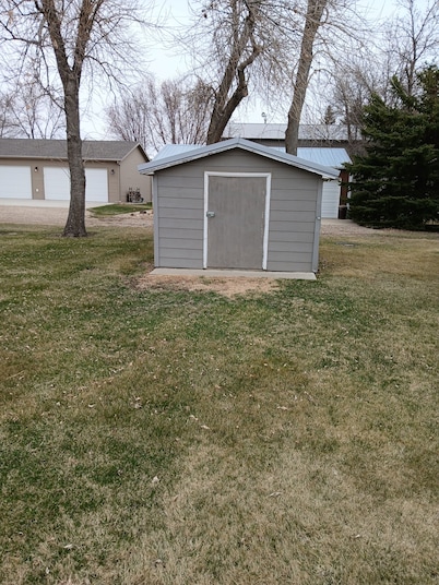 Charming 3-bedroom house with AC, WiFi in terrific Pick City