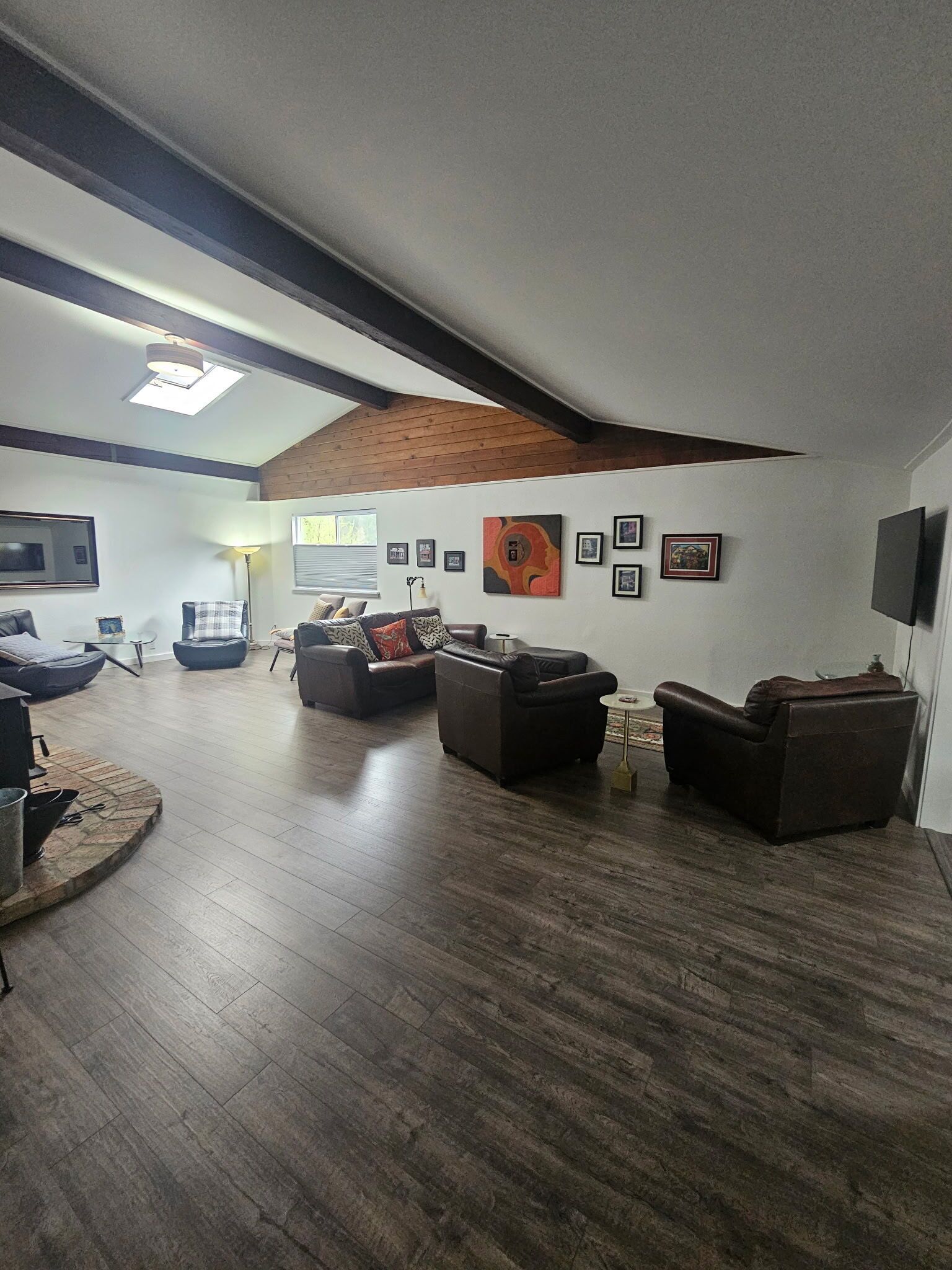 Téléviseur connecté, foyer, bureau