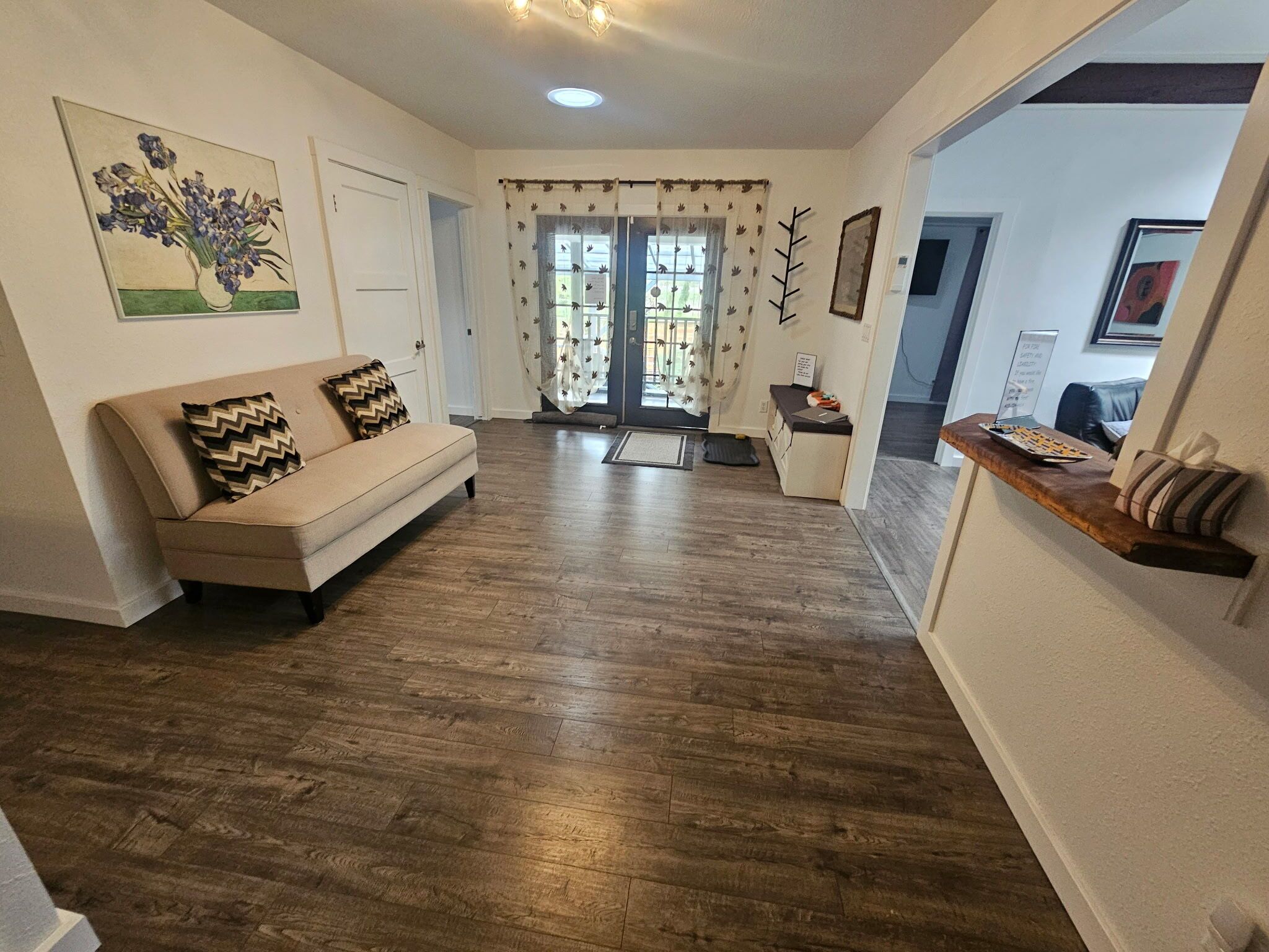 智能电视、壁炉、办公室