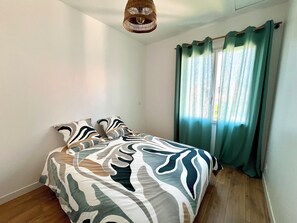 2 slaapkamers, reisbedje, wifi