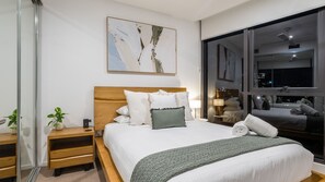 2 bedrooms, desk, free WiFi, bed sheets