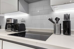 Fridge, microwave, oven, stovetop