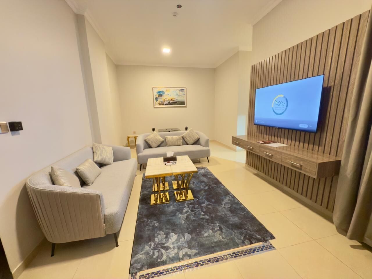 56 吋智能電視連衛星電視頻道、打印機