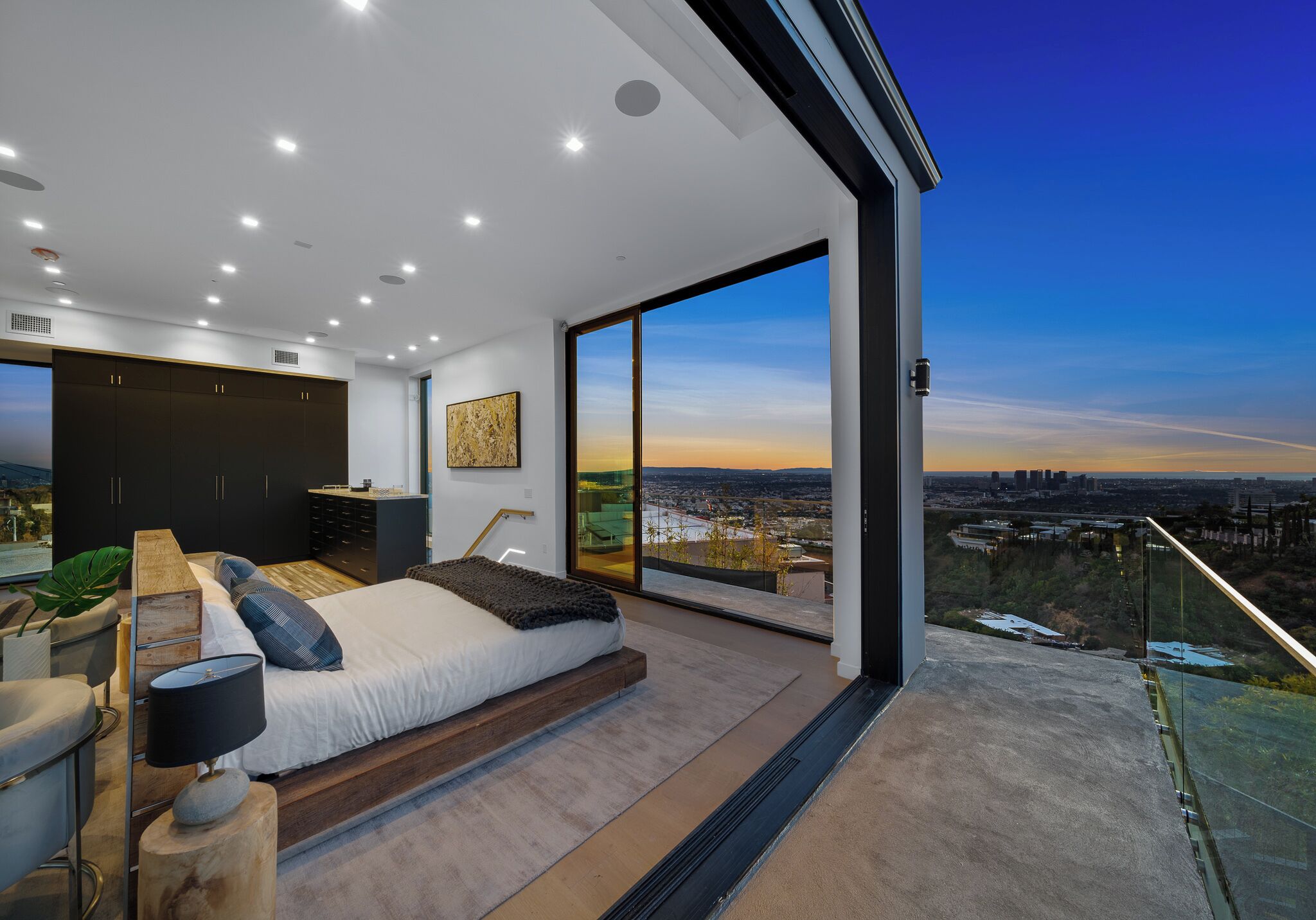 5 Schlafzimmer, Bügeleisen/Bügelbrett, WLAN, Bettwäsche