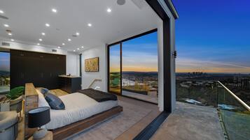 5 Schlafzimmer, Bügeleisen/Bügelbrett, WLAN, Bettwäsche