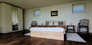 1 quarto, escrivaninha, Wi-Fi de cortesia, roupa de cama