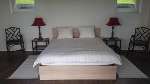 1 室のベッドルーム、デスク、WiFi (無料)、ベッドシーツ