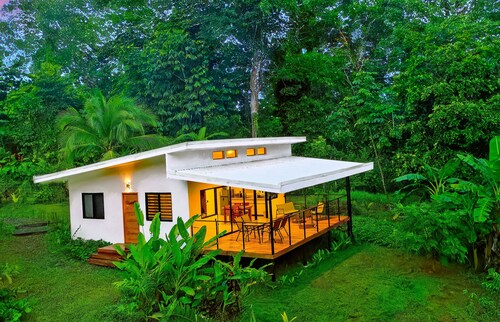 Villa Bruno - Jungle Eco-Luxury - Ocean Views - Wildlife - Wifi - Hot Water