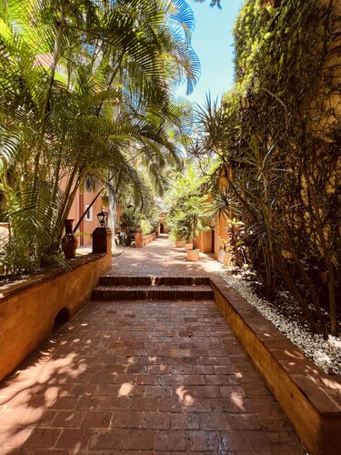 Paseo Colonial - Sabbatical 1