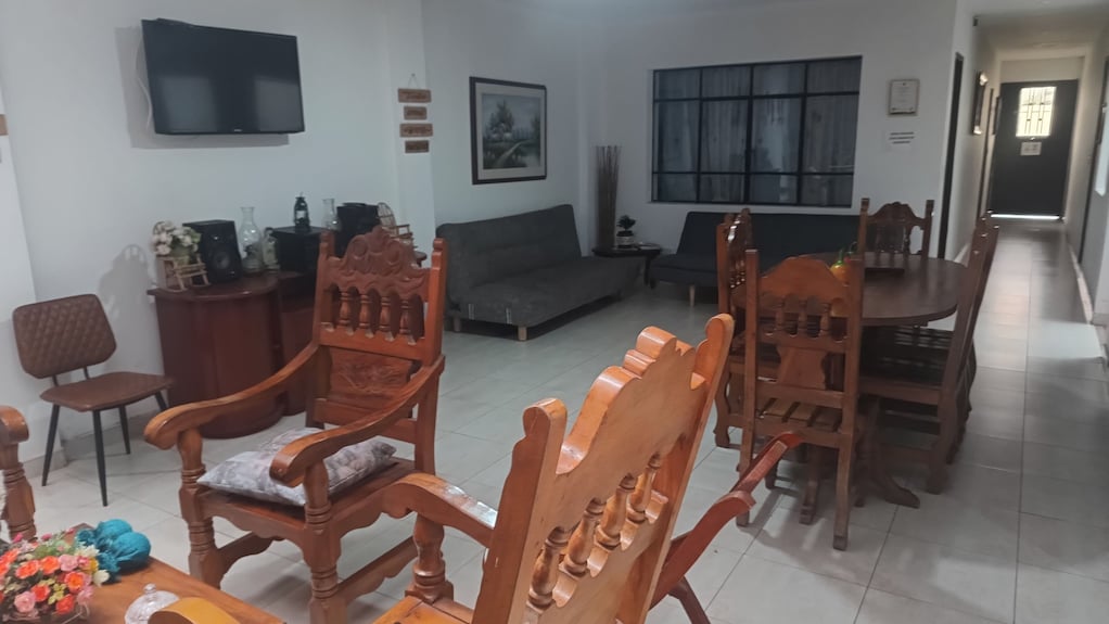 Hospedaje Familia Lombana, Un Lugar Comodo Y Tranquilo En La Ciudad De Bogotá - Bogotá