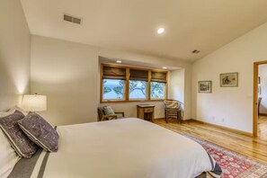 3 Schlafzimmer, Schreibtisch, Bügeleisen/Bügelbrett, kostenloses WLAN