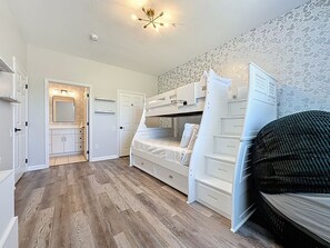 3 chambres, fer et planche à repasser, lit parapluie, Wi-Fi