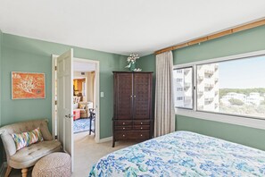 3 bedrooms, WiFi - A-514, Pinnacle Port (Panama City Beach)
