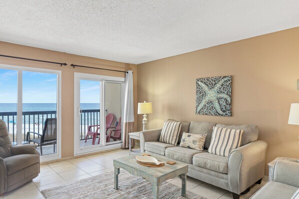 Living area - Pinnacle Port, B2-307 (Panama City Beach)