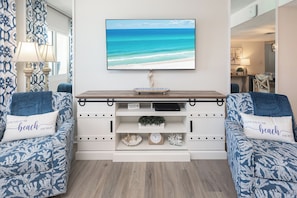 Living area - Pinnacle Port, C3-403 (Panama City Beach)
