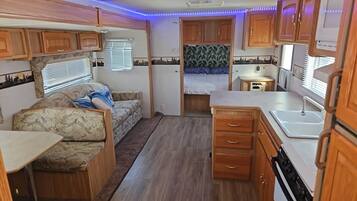 2 makuuhuonetta, ilmainen Wi-Fi, vuodevaatteet