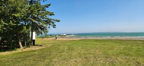 Am Strand, Liegestühle, Strandtücher