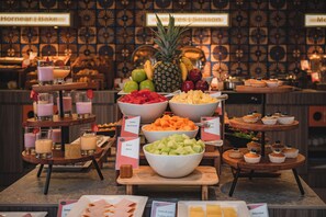 Free daily buffet breakfast 