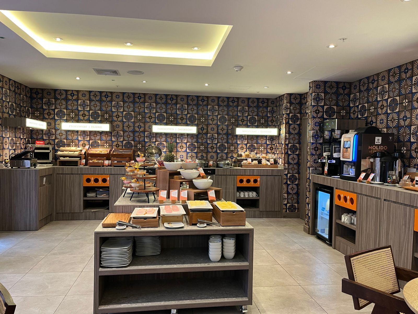 매일 뷔페 무료 아침 식사 포함