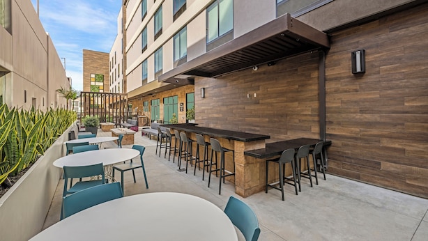 Terrace/patio - Home2 Suites by Hilton Riverside Downtown Convention Center (Riverside)