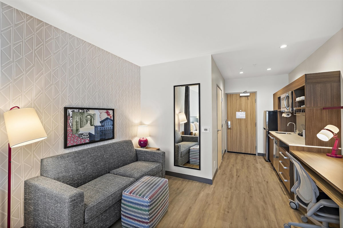 55-inch LCD TV with satellite channels, Netflix, Hulu