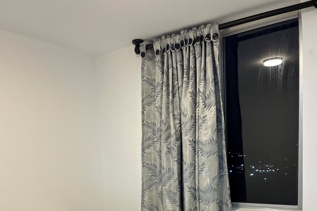 Comfort Room, City View