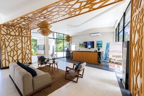 Lobby - Private Jacuzzi - Free Beach Club - 3 Min Walk to Beach (Q.R.)