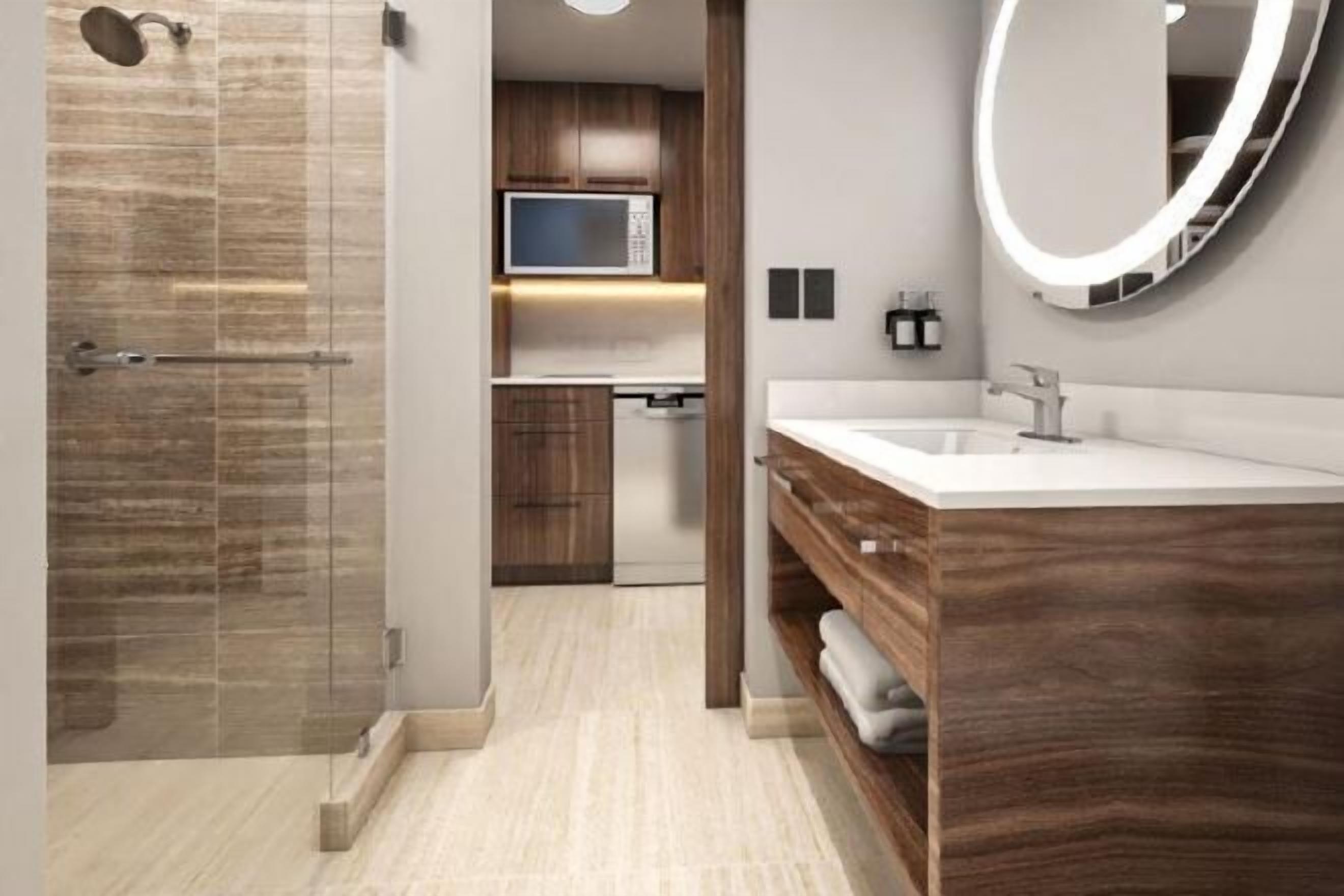 Private kitchen | Coffee/tea maker, dining tables