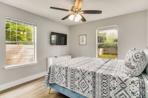 3 bedrooms, iron/ironing board, WiFi, bed sheets