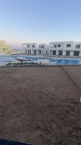 Luxury chalet by the pool in Makkadi heights Orasom Phase2