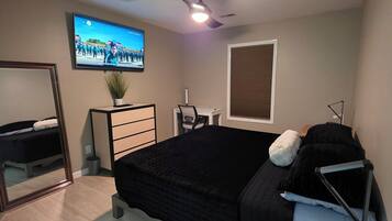 1 bedroom, desk, iron/ironing board, WiFi