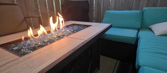 Modern/Retro 1br Condo by Exceptional Stays