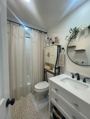 Hair dryer, towels, toilet paper - Coastal Calm • 2 Bed • Pet Friendly • 1 Block from the Bay (Lower Township)