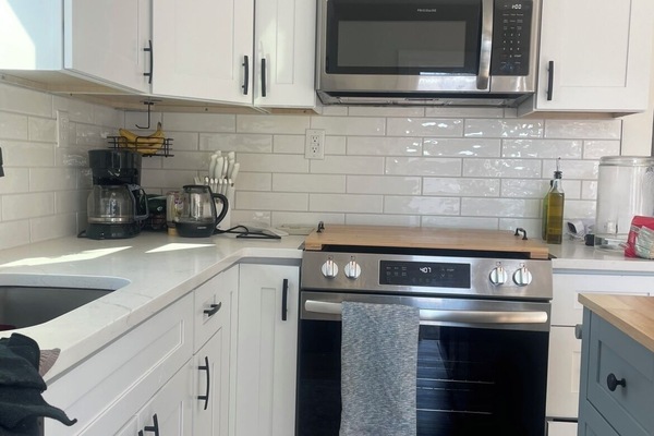 Mikrobølgeovn, ovn, kogeplade, opvaskemaskine