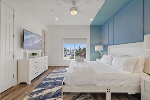 5 bedrooms, desk, iron/ironing board, travel crib