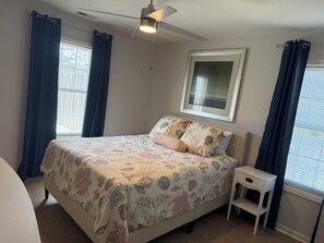 2 chambres, fer et planche à repasser, Wi-Fi, draps fournis