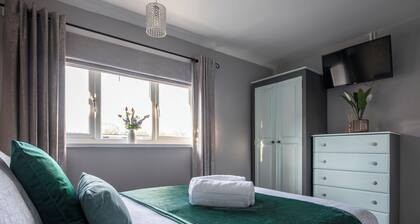 Spacious 3-Bedroom Home in Basildon, Essex London