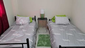 3 quartos, ferros/tábuas de passar roupa, Wi-Fi, roupa de cama