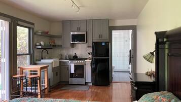 1 chambre, fer et planche à repasser, Wi-Fi, literie fournie